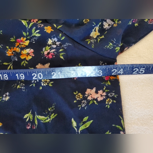 Floral Print Long Sleeve Two Blouse Bundle Women's Size 1X - Picture 8 of 16